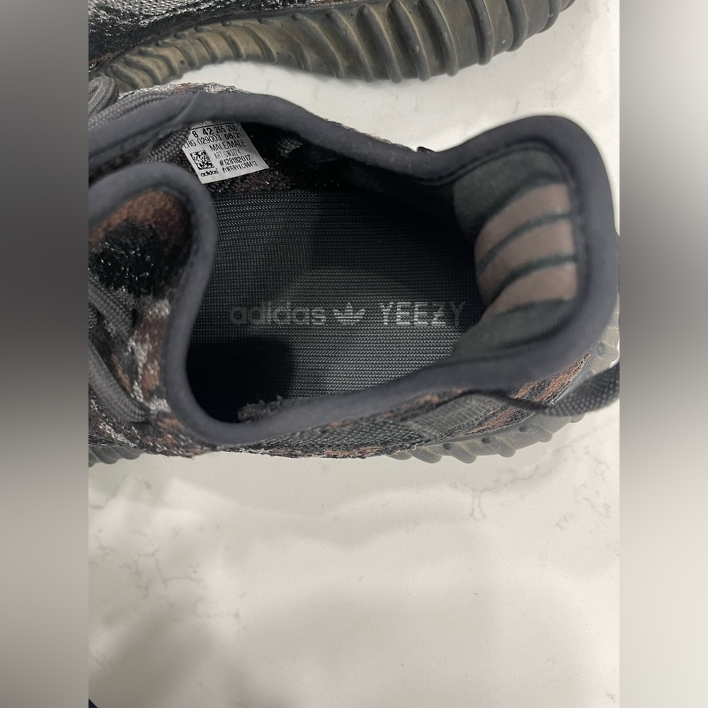 Yeezy 350 v2 ROCK - Picture 4 of 6